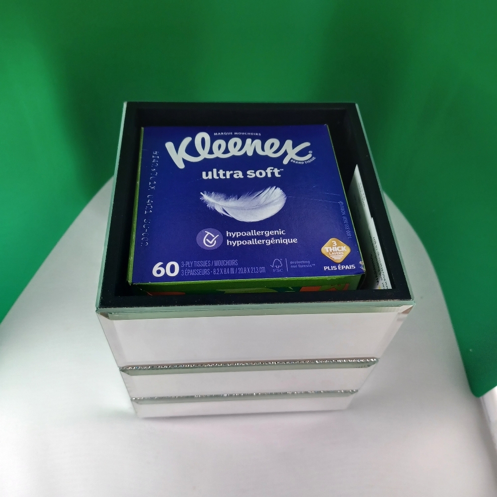 🌟Beautiful Tissue Box Cover with Mirrored & Diamantes Rhinestone Embellis… - Picture 11 of 12